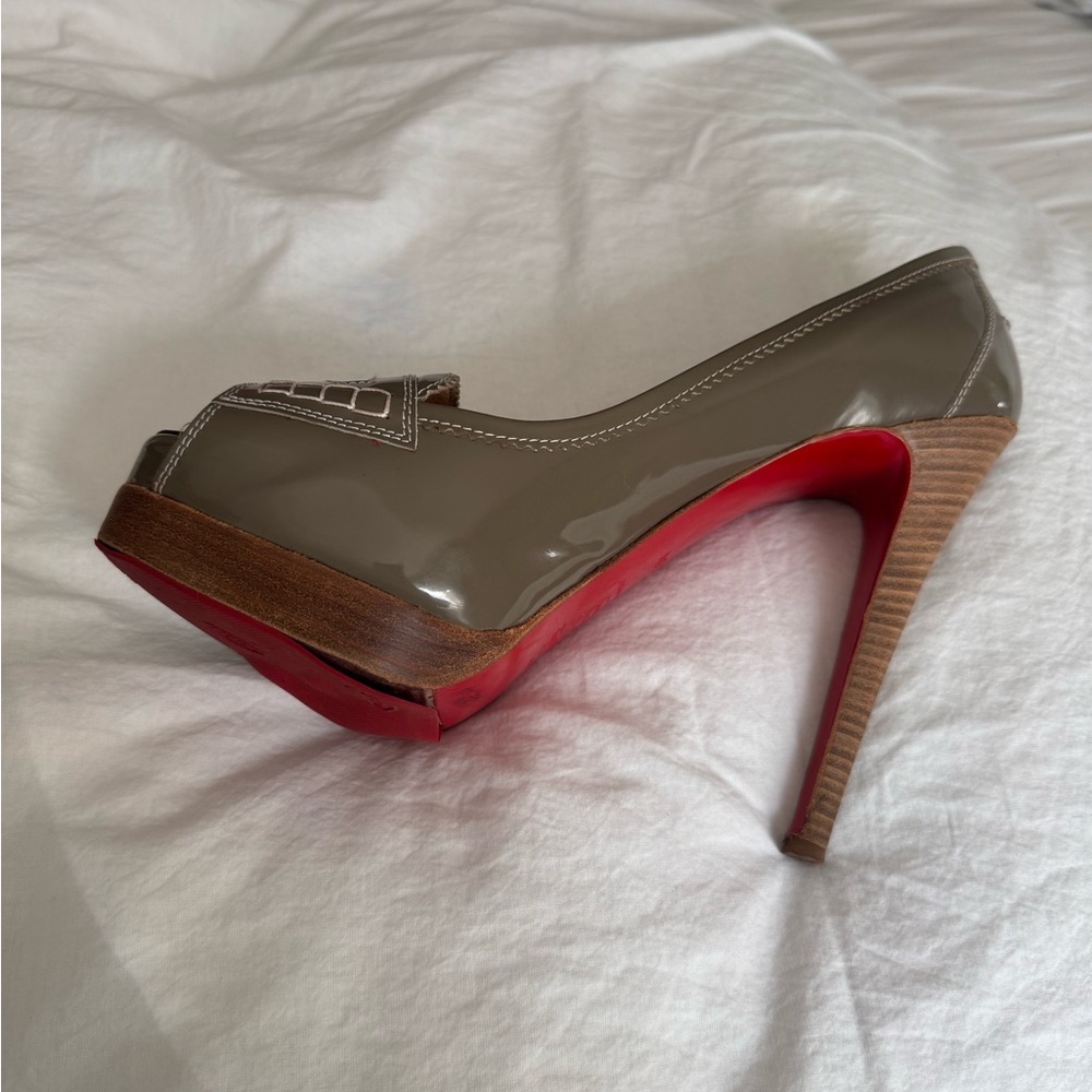 USED Christian Louboutin Peniche 140 Patent Chic. Size 40.5.